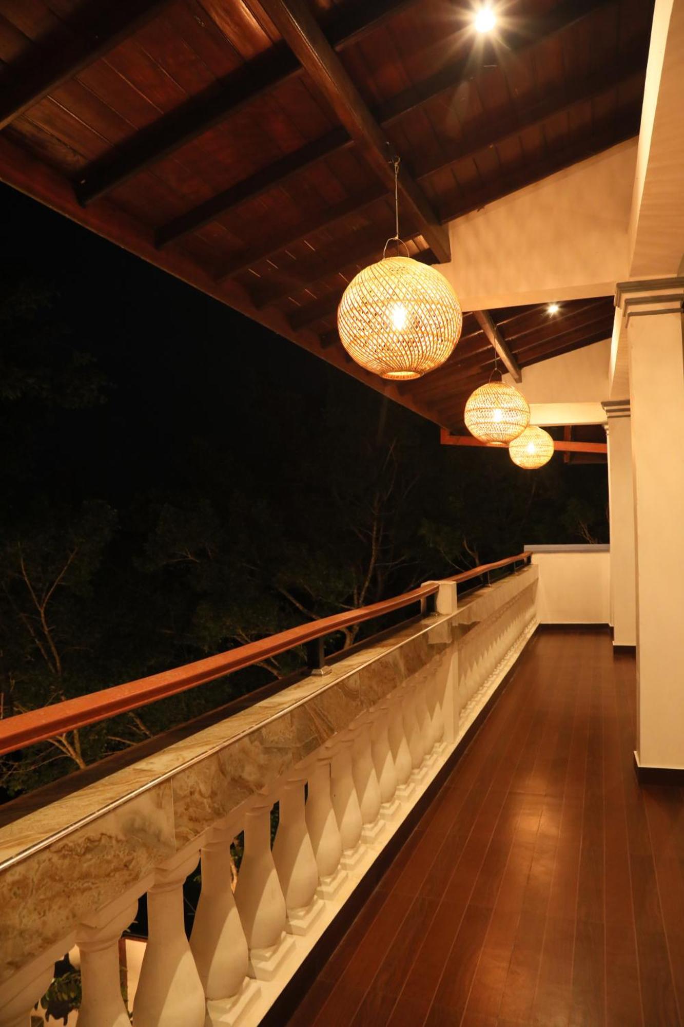 Crystal Wave Holiday Resort Polhena Matara Exterior photo