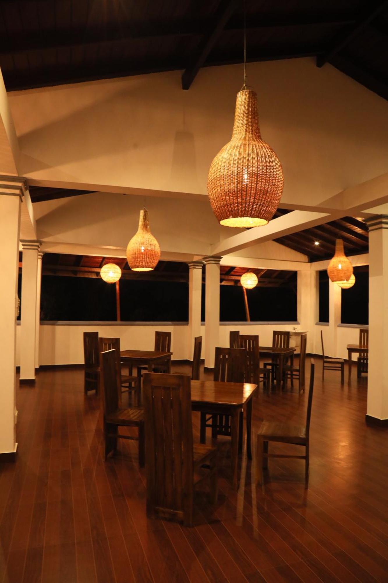 Crystal Wave Holiday Resort Polhena Matara Exterior photo
